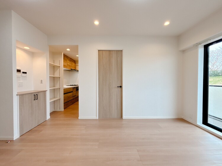 居間 居心地の良い空気感は、暮らしのステージを彩り、心からのやすらぎと満足感を与えてくれます。