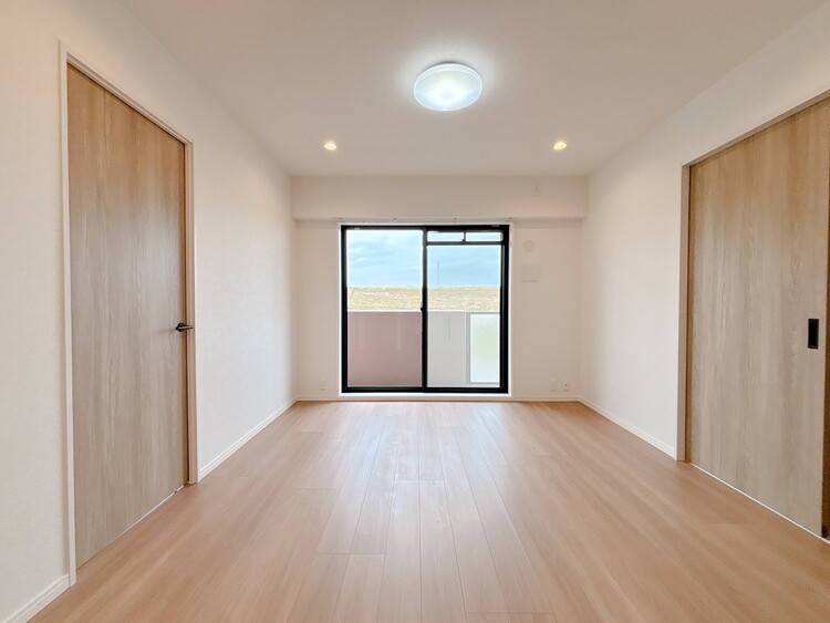 居間 飾り過ぎないシンプルな内装と偏り過ぎないデザインで統一しました。