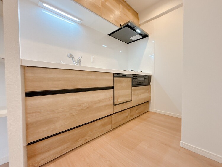 キッチン スマートな意匠と充実の機能を備えたキッチンが、暮らしにおいしい彩りを添えます。