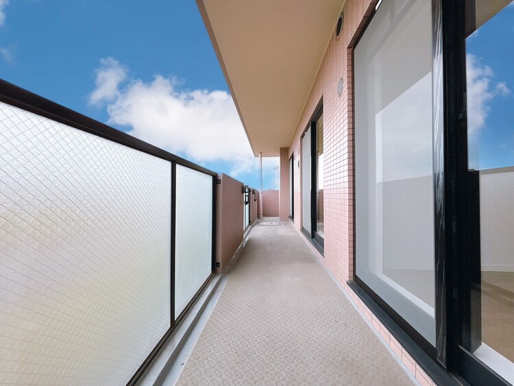 バルコニー 暮らしの中で、光と風を演出してくれるバルコニー。