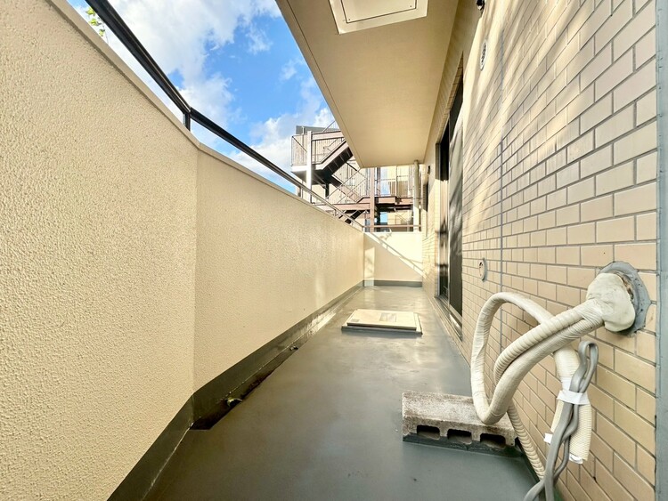 バルコニー 暮らしの中で、光と風を演出してくれるバルコニー。