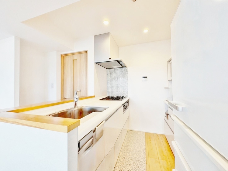 キッチン 洗練されたスタイリッシュなデザイン性と使いやすさを備えた仕様。