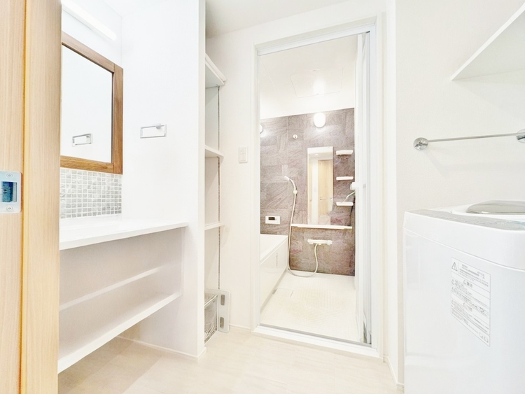 洗面 清潔感と心地よさを重視した、上質感漂うパウダールーム。