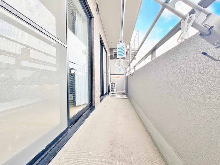 バルコニー 暮らしの中で、光と風を演出してくれるバルコニー。