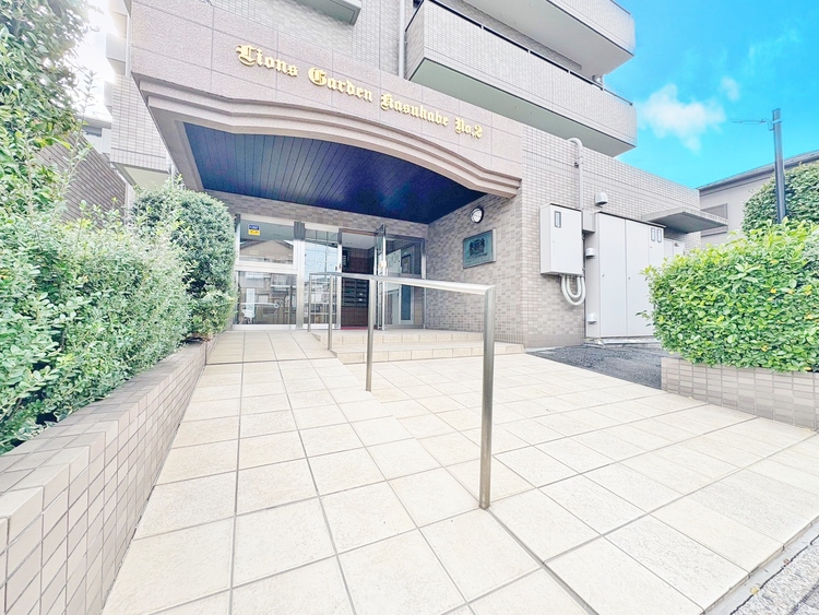 エントランス 外と内をつなぐエントランスは、まさに顔となる場所。