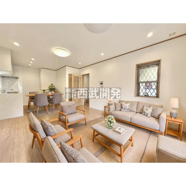 居間 配置してある家具や小物はCGによるイメージです。