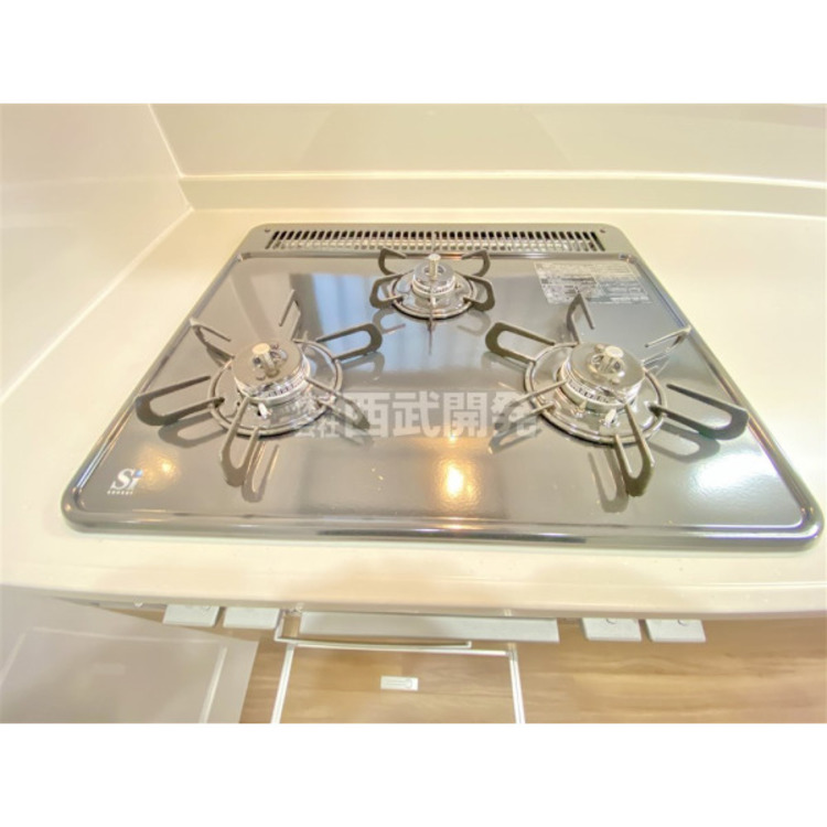 設備 ３口あるので調理も一気にできます