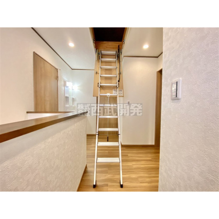 設備 小屋裏収納は普段使わない物の収納に便利です