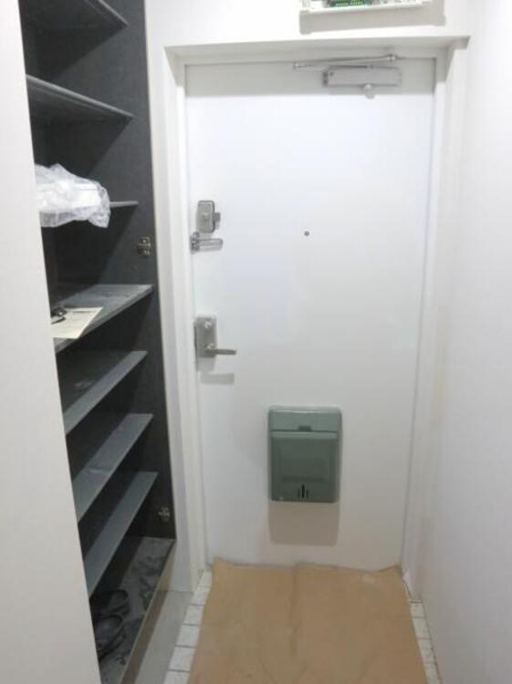 その他 雑多な玄関ではなくスッキリ空間としてお家の顔になるよう設計いたしました。（2025.10.21撮影）