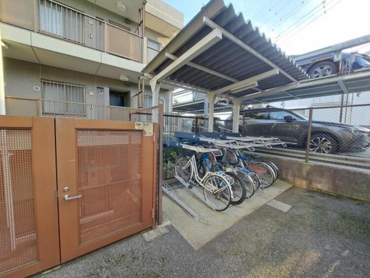その他 屋根がついた駐輪場、自転車も濡れにくいです。
