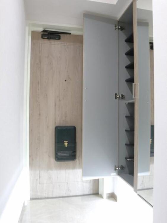 収納 玄関には収納豊富なシューズクローゼットも完備。雑多な玄関でなくスッキリ空間にできるよう設計しました。