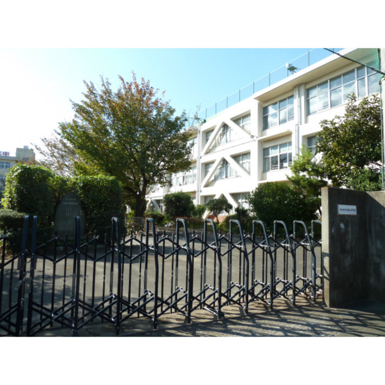 周辺 東大和第二中学校(約600m)