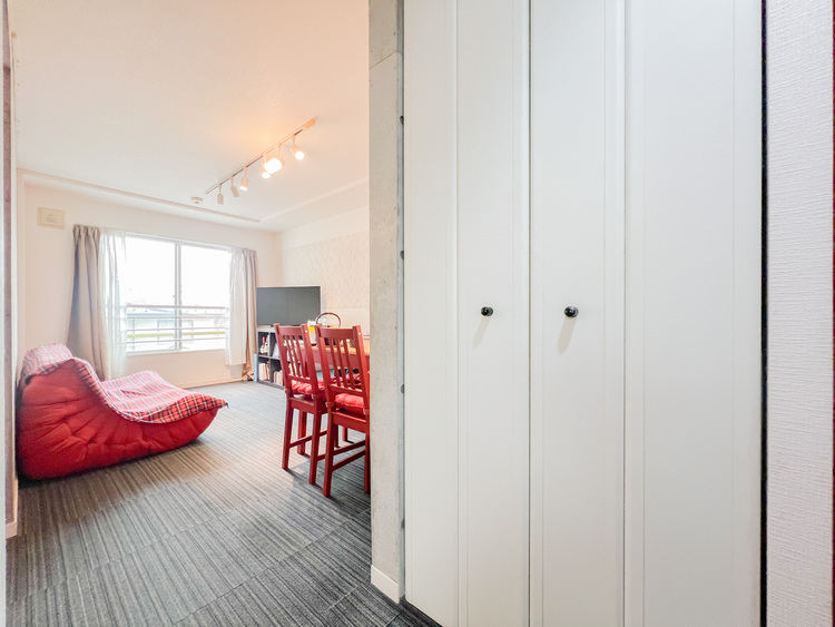 その他 収納スペースが付いていて、お部屋を広く使っていただけます。