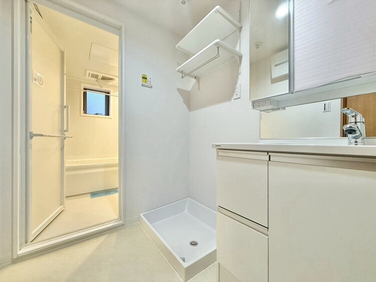 その他 十分な広さの脱衣所。