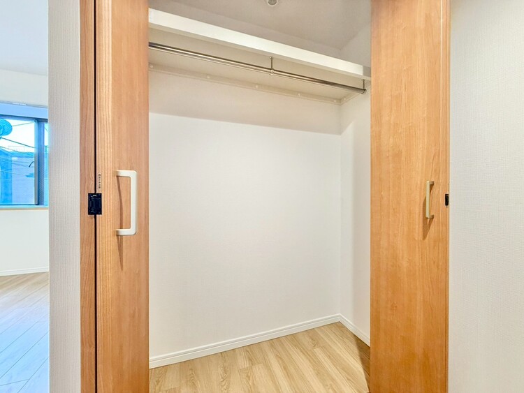 その他 収納スペースが付いていて、お部屋を広く使っていただけます。