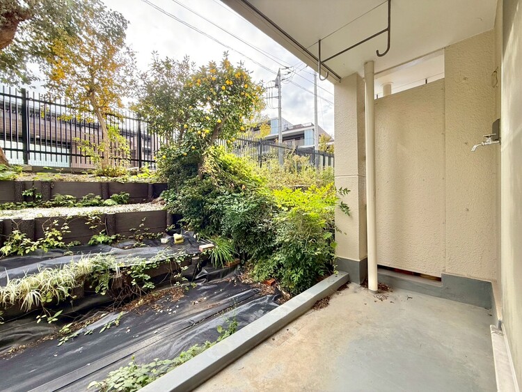 その他 朝の澄んだ空気や、夕方に吹く清々しい風を感じられるバルコニー。