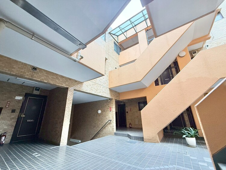 その他 館内は静寂な中が保たれており、管理が行き届いている印象を受けました。