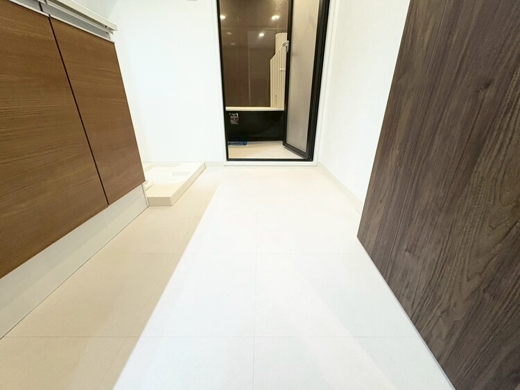 その他 十分な広さの脱衣所。