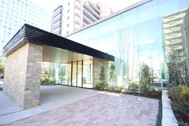 その他 上質感漂う玄関アプローチです。