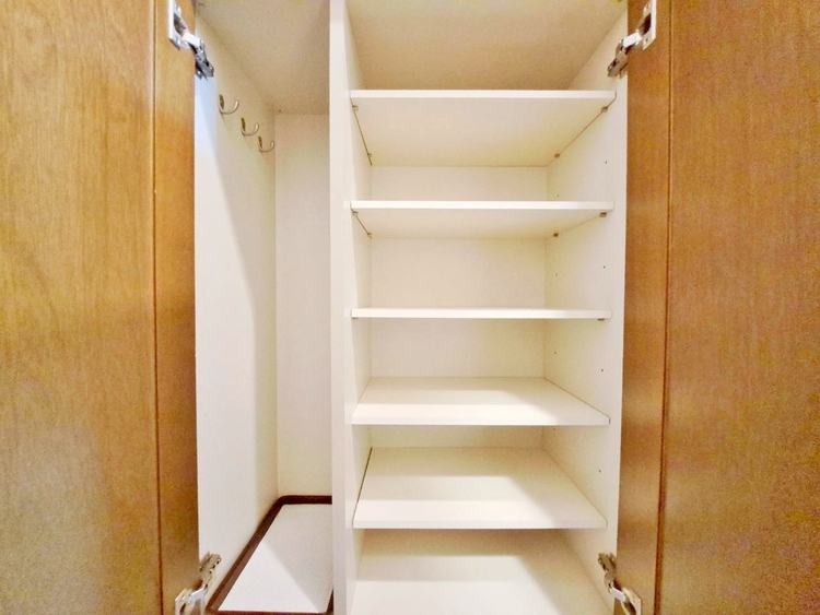 その他 収納スペースが付いていて、お部屋を広く使っていただけます。