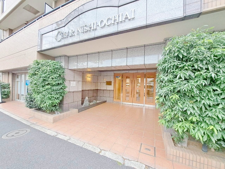 その他 上質感漂う玄関アプローチです。