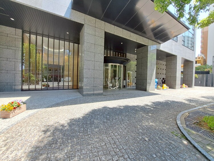 その他 上質感漂う玄関アプローチです。