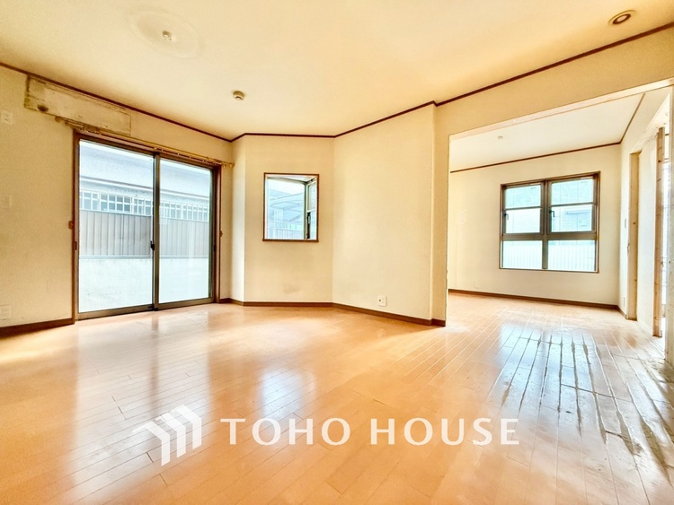 内装 【快適性＆機能性】住むほどに実感する快適性＆機能性。各空間を彩る設備は、デザイン性に優れたHigh Quality仕様が装備。広く使い勝手のよい空間と設備で、理想の暮らしを演出します