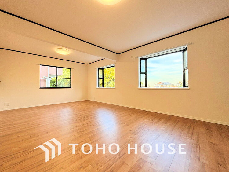 内装 家族みんなが爽やかに過ごせるように、光をたっぷり取り込んだLDK