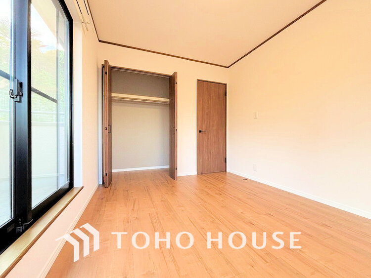 内装 シンプルですっきりとした室内は飽きのこない居心地の良い雰囲気