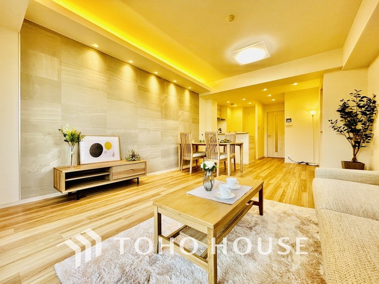 内装 広がりのある住空間、家族が集まるリビング・ダイニング