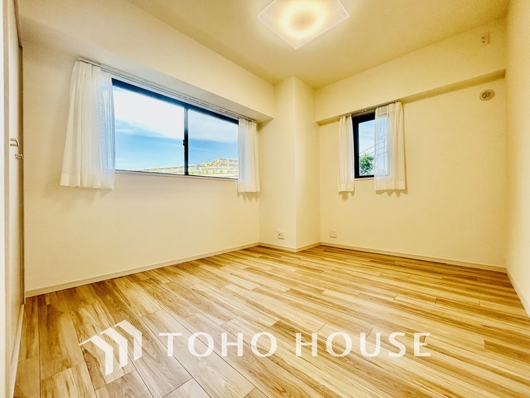 内装 1日の疲れを癒し、心地よく寛げるようゆったりとした広さをしています