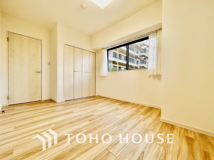 内装 シンプルですっきりとした室内は飽きのこない居心地の良い雰囲気です