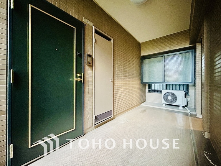 玄関 廊下からの視線を遮りプライバシー保護にも役立つ独立性の高いポーチ