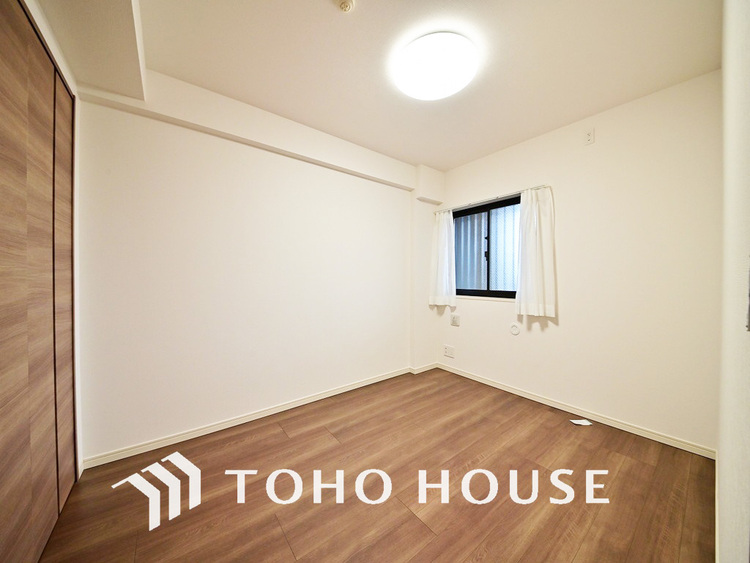 内装 採光もある洋室は、くつろぎのひと時を過ごすのにぴったり