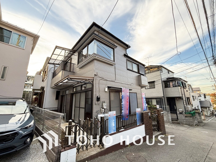 外観 〜角地で陽当たり良好な3LDK再生住宅〜小中学校も徒歩圏内でお子様にも安心〜