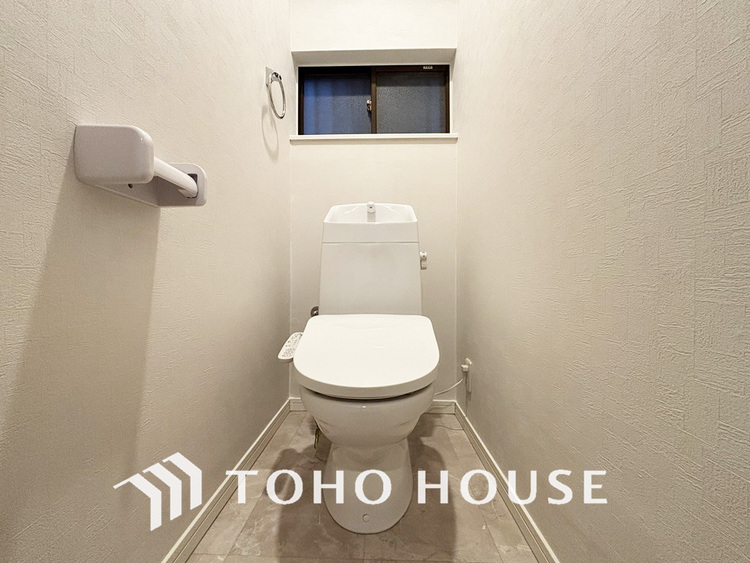 トイレ 清潔な洗浄機能付温水シャワートイレ