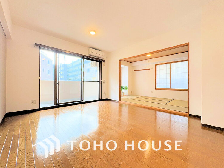 内装 家族みんなが爽やかに過ごせるように、光をたっぷり取り込んだLDK