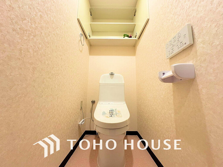 トイレ トイレには快適な温水洗浄便座付