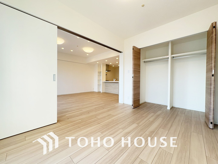 内装 シンプルですっきりとした室内は飽きのこない居心地の良い雰囲気です