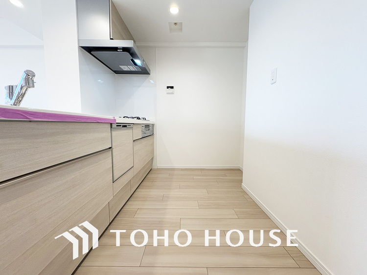 キッチン シンプルな部屋の雰囲気に溶け合うナチュラルキッチン