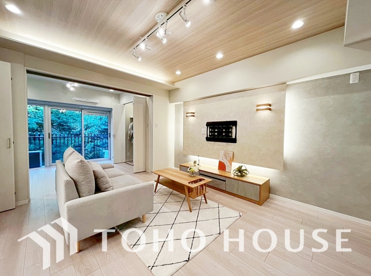 内装 【living】居心地のいい暮らしには欠かせない眩い採光。