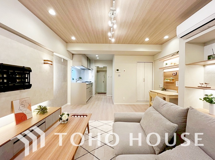 内装 ◆瀟洒な空間◆落ち着きのある彩が見事に調和させた瀟洒な空間を演出。ここに集まる家族の会話と笑顔が絶え間なく続く幸せな空間。