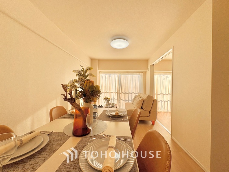 内装 時間をかけて作り上げるそんな空間を君と共有したい。僕たちの空間は唯一無二の物だから。