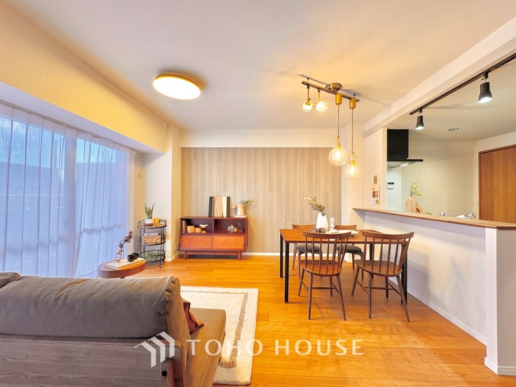 内装 時間をかけて作り上げるそんな空間を君と共有したい。僕たちの空間は唯一無二の物だから。