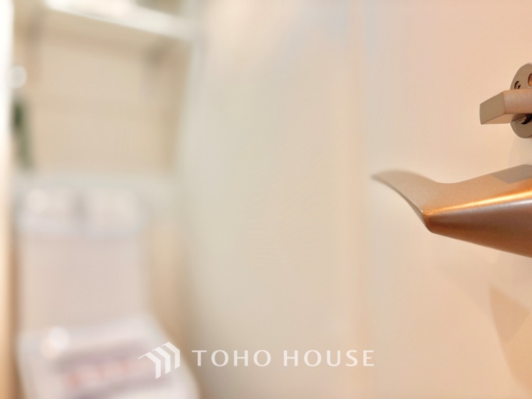 トイレ 清潔感あふれる快適なトイレ。毎日を心地よく過ごせるおすすめポイントです。