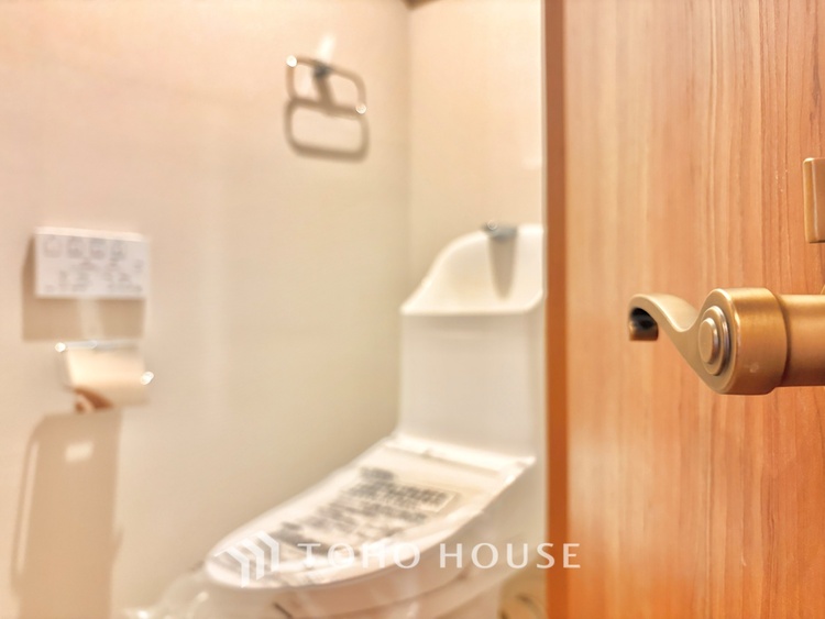 トイレ 清潔感あふれる快適なトイレ。毎日を心地よく過ごせるおすすめポイントです。