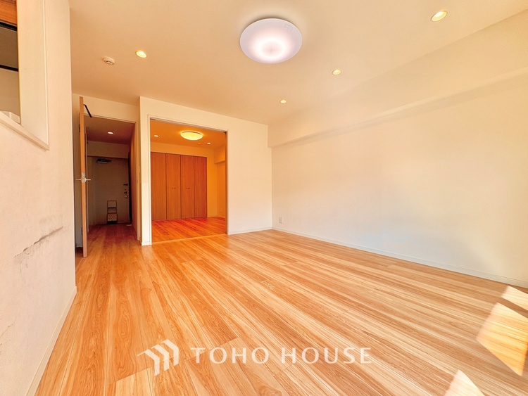 内装 時間をかけて作り上げるそんな空間を君と共有したい。僕たちの空間は唯一無二の物だから。