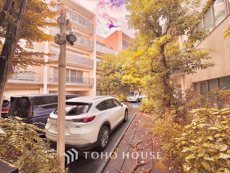 外観 ほんの少しのこだわり。ちょっとした色使いがその家がもつ雰囲気、趣（おもむき）を携え、暮らす家族や訪ねてくる友人・知人に新鮮な香りを運んできます。