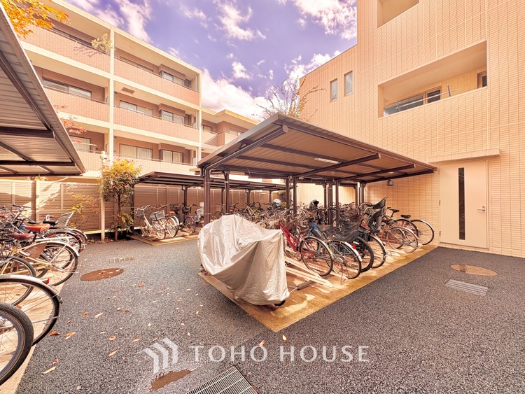 外観 ほんの少しのこだわり。ちょっとした色使いがその家がもつ雰囲気、趣（おもむき）を携え、暮らす家族や訪ねてくる友人・知人に新鮮な香りを運んできます。