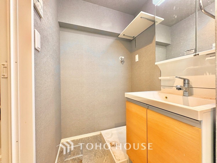 洗面 清潔感あふれる洗面化粧台で、毎日の身支度を快適にサポートします。